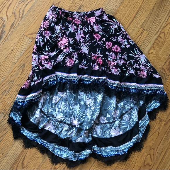 High low skirt - Picture 1 of 3